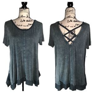 UMGEE - Stone Washed Short Sleeve Top with Shark-bite Hemline - L